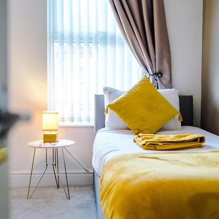 Вилла Finchley House Lovely House In Anfield, 2 Minutes Walk From The Stadium, Parking And Wifi Ливерпуль Экстерьер фото