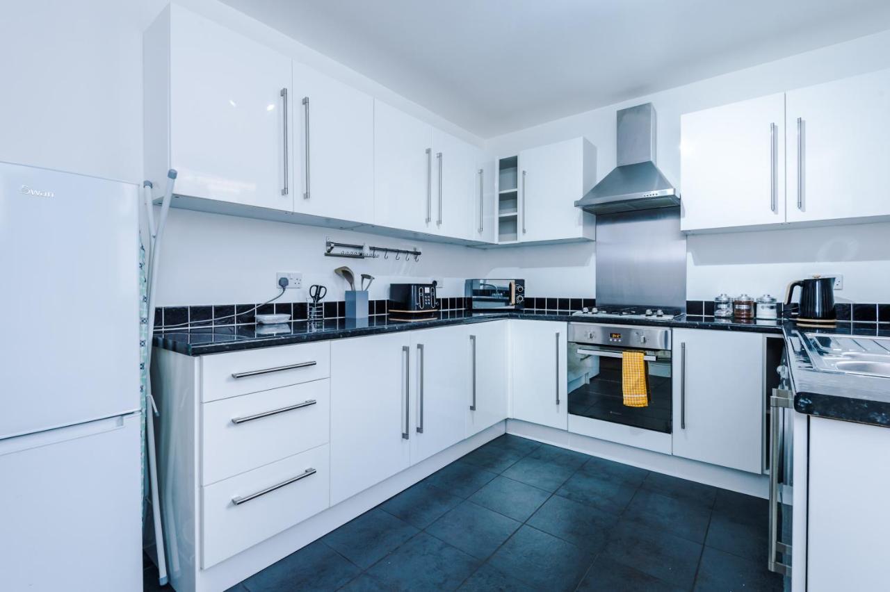 Вилла Finchley House Lovely House In Anfield, 2 Minutes Walk From The Stadium, Parking And Wifi Ливерпуль Экстерьер фото